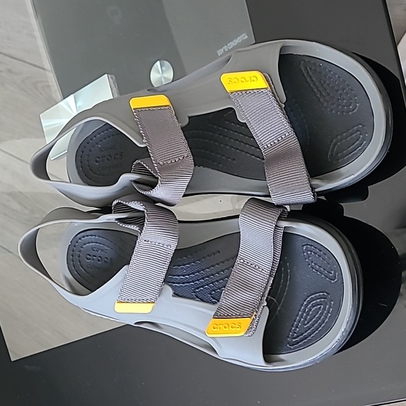 New crocs men all terrain sandal - Picture 2 of 3